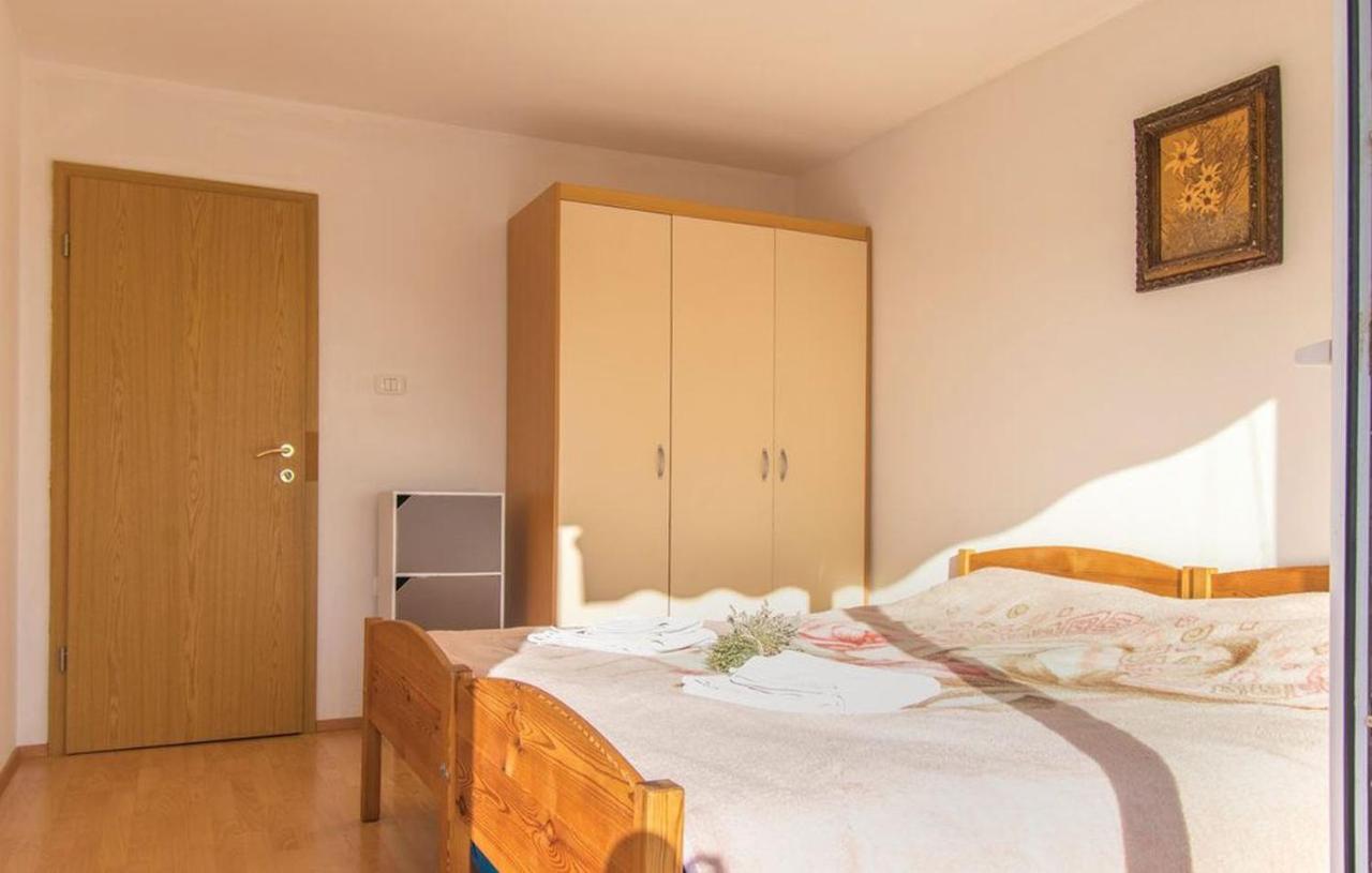 Apartment Between The Vineyard Ankaran Exterior photo